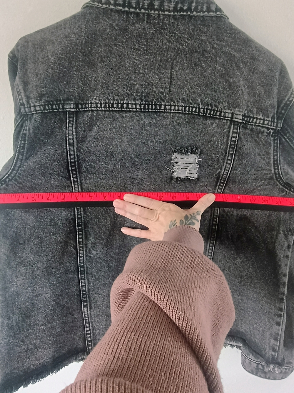 Womens Cropped Denim Jacket XL Black Distressed Raw Hem Grunge Streetwear Style - Picture 9 of 10